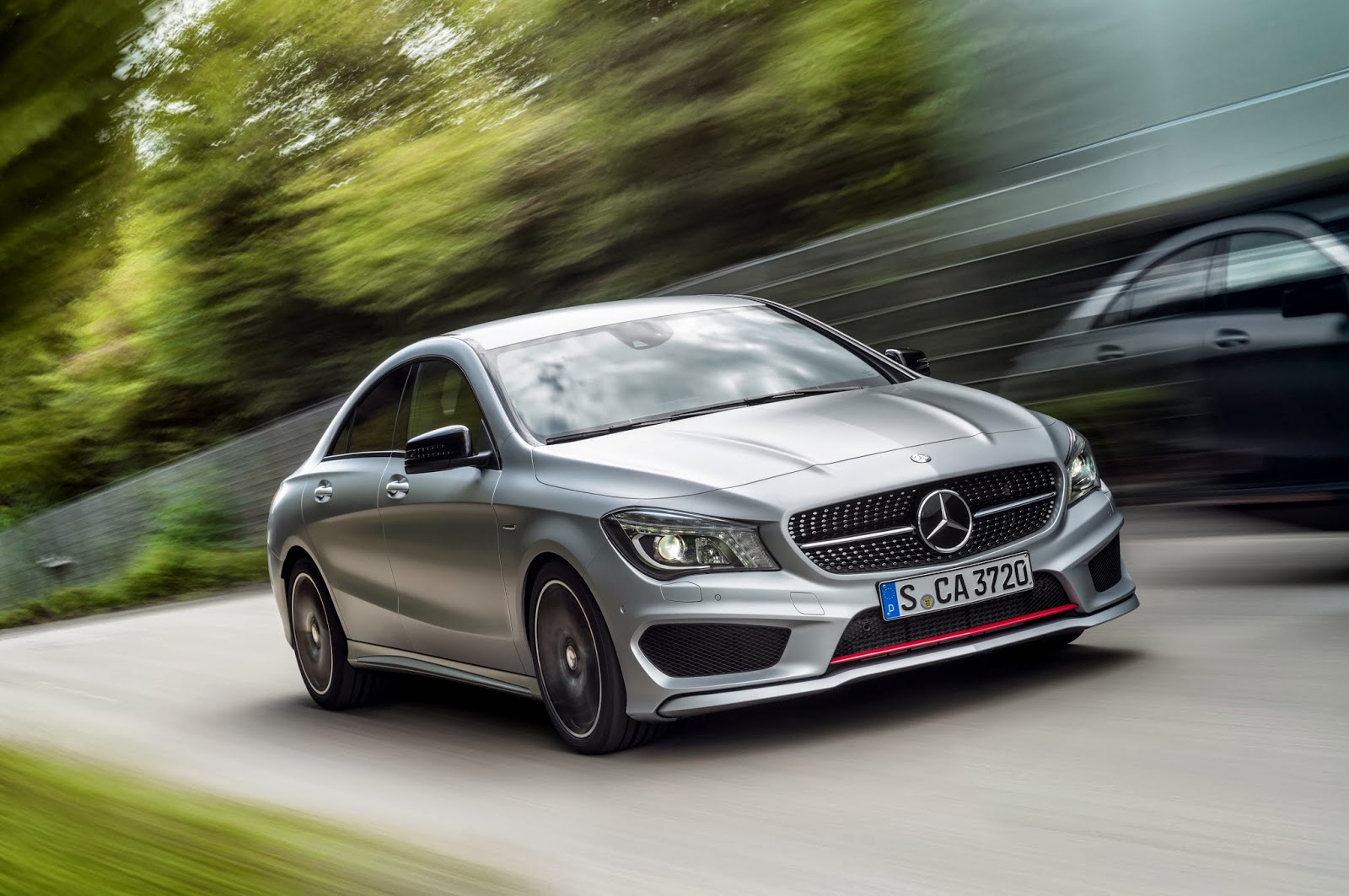 Mercedes-Benz Sprinter nun auch mit Frontantrieb - Ihr Motorsport-Magazin